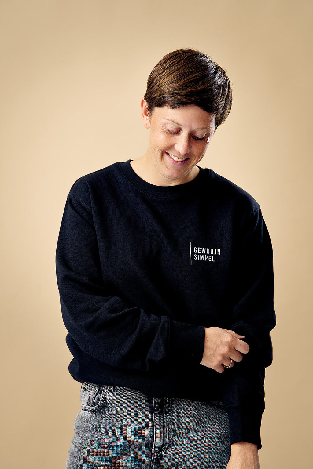 ZWARTE SWEATER GEWUUJN SIMPEL (PRE-ORDER)
