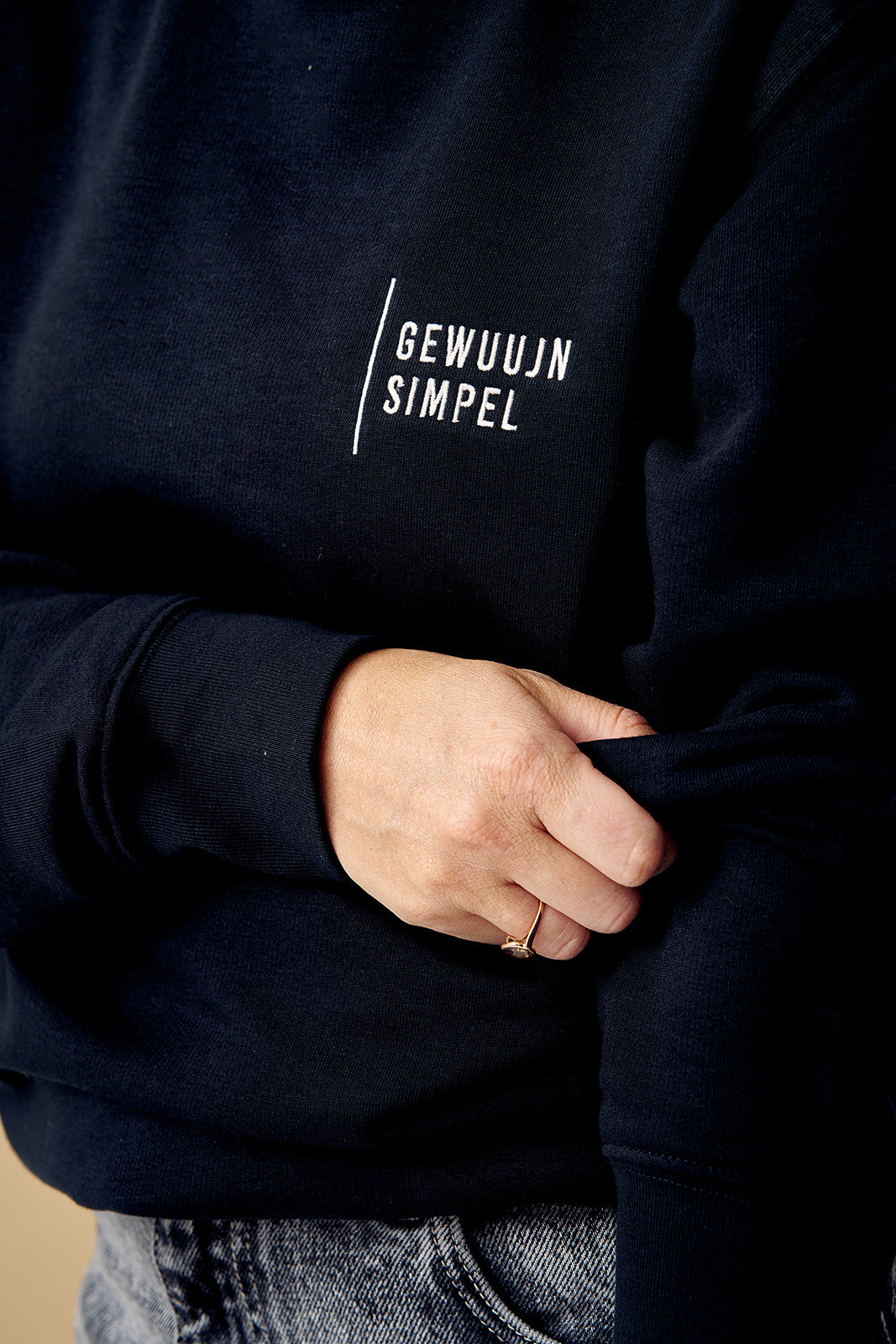 ZWARTE SWEATER GEWUUJN SIMPEL (PRE-ORDER)
