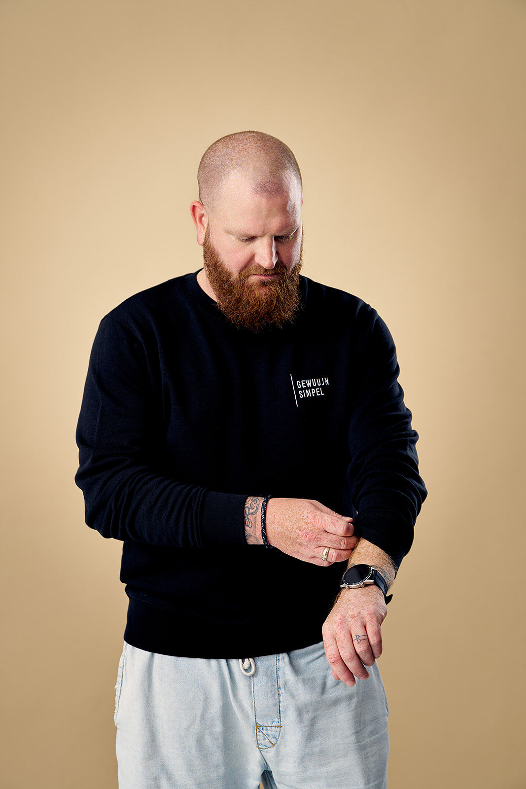 ZWARTE SWEATER GEWUUJN SIMPEL (PRE-ORDER)