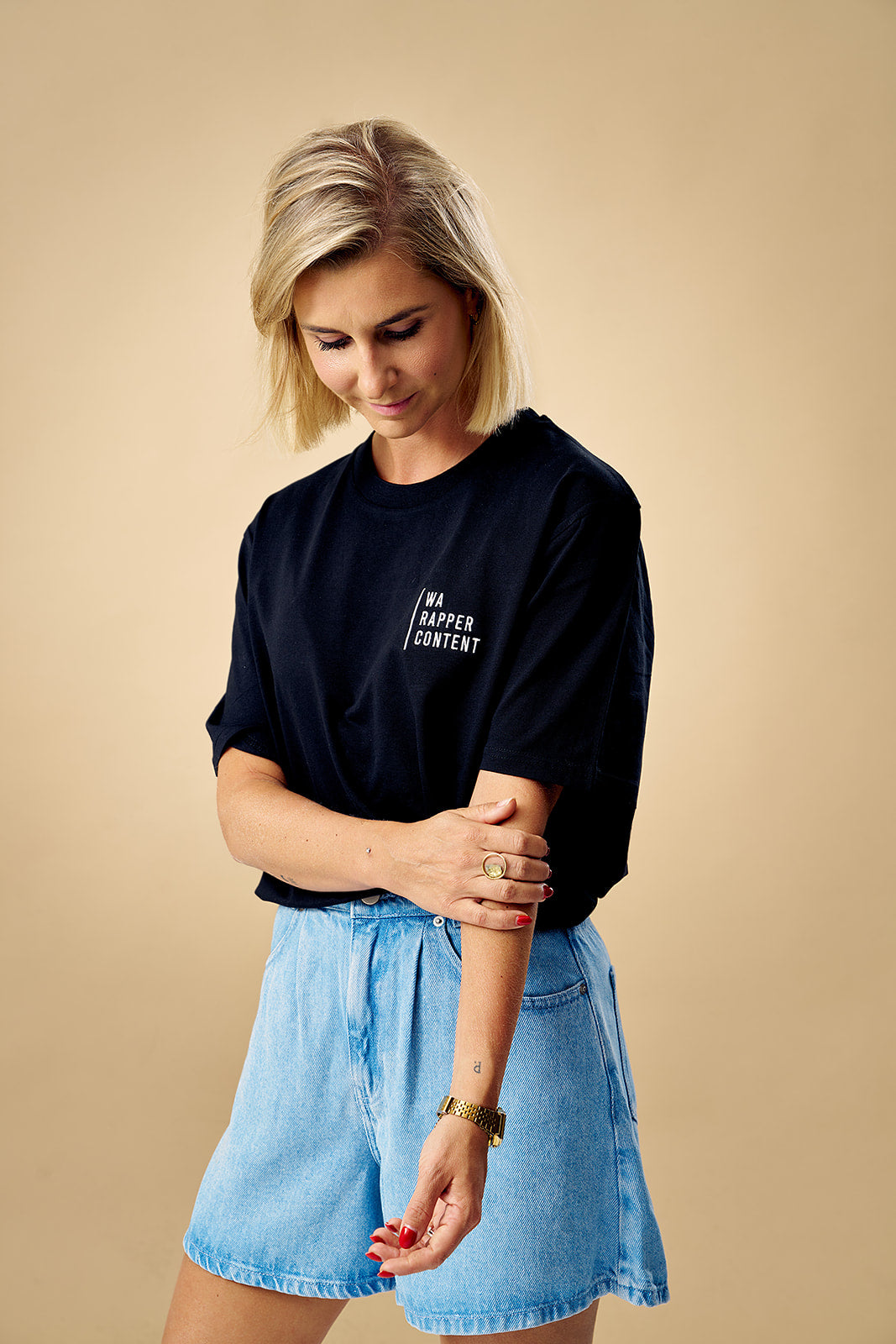 ZWARTE T-SHIRT WA RAPPER CONTENT (PRE-ORDER)