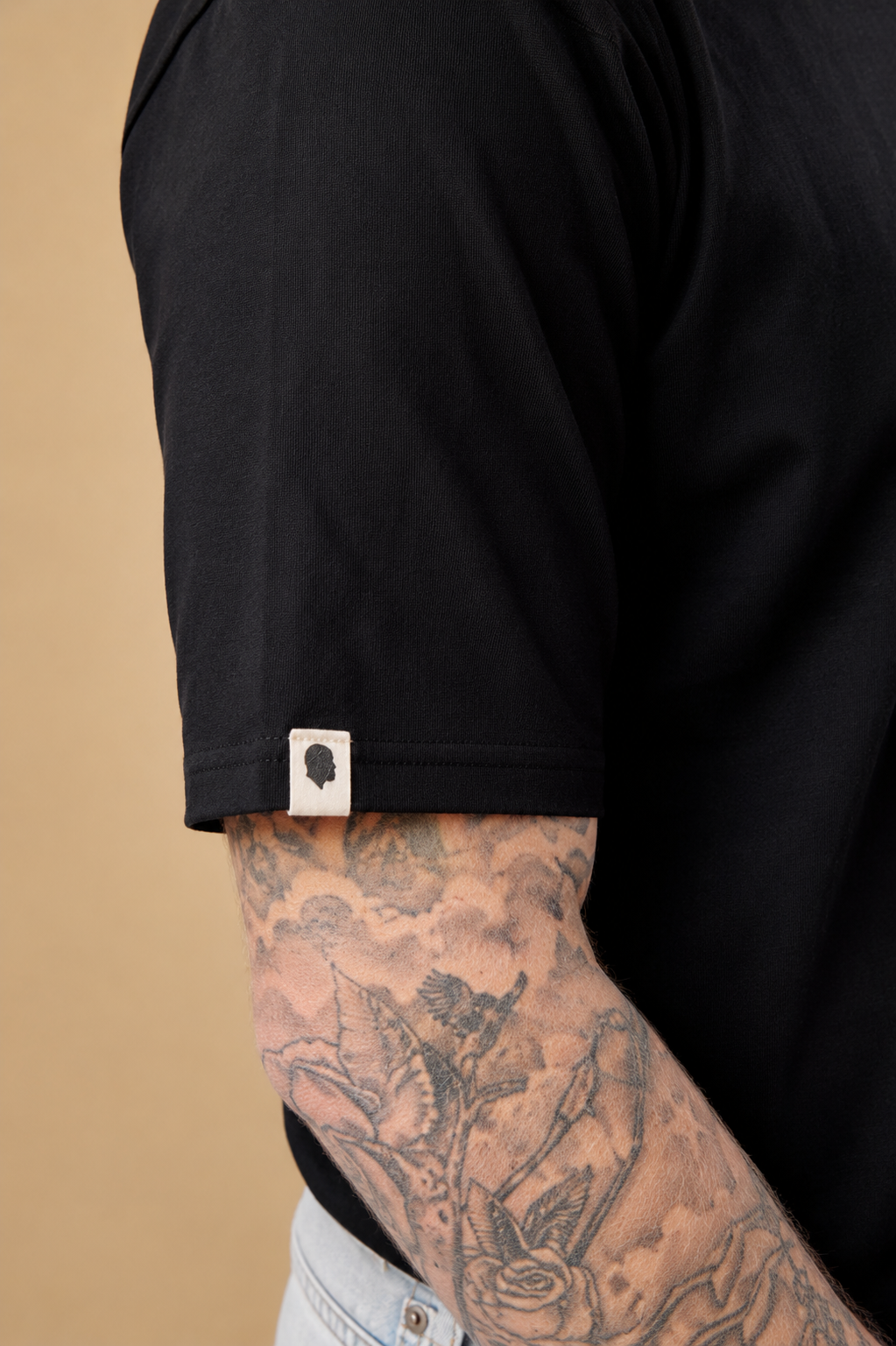ZWARTE T-SHIRT WA RAPPER CONTENT (PRE-ORDER)